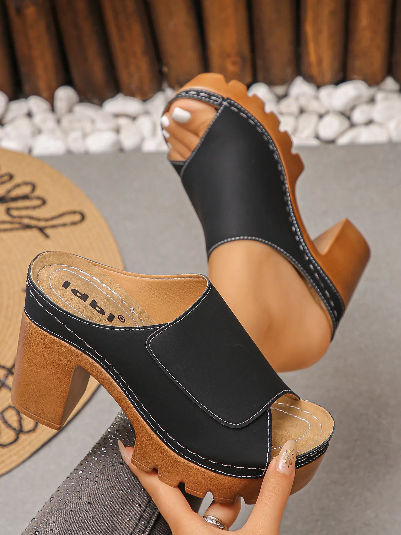 Moxley™ Beverley | The Classic Roma Block Heeled Mules