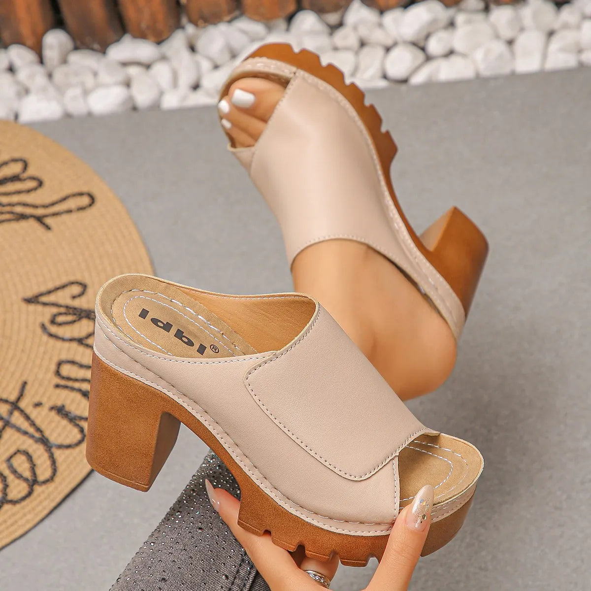Moxley™ Beverley | The Classic Roma Block Heeled Mules