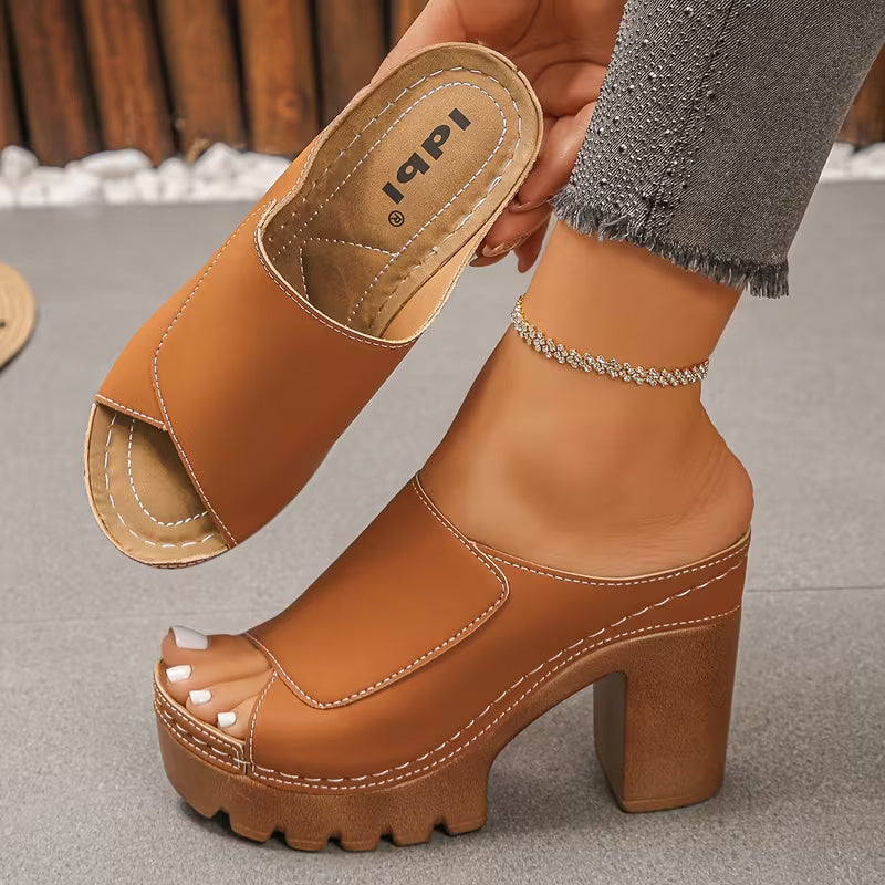 Moxley™ Beverley | The Classic Roma Block Heeled Mules
