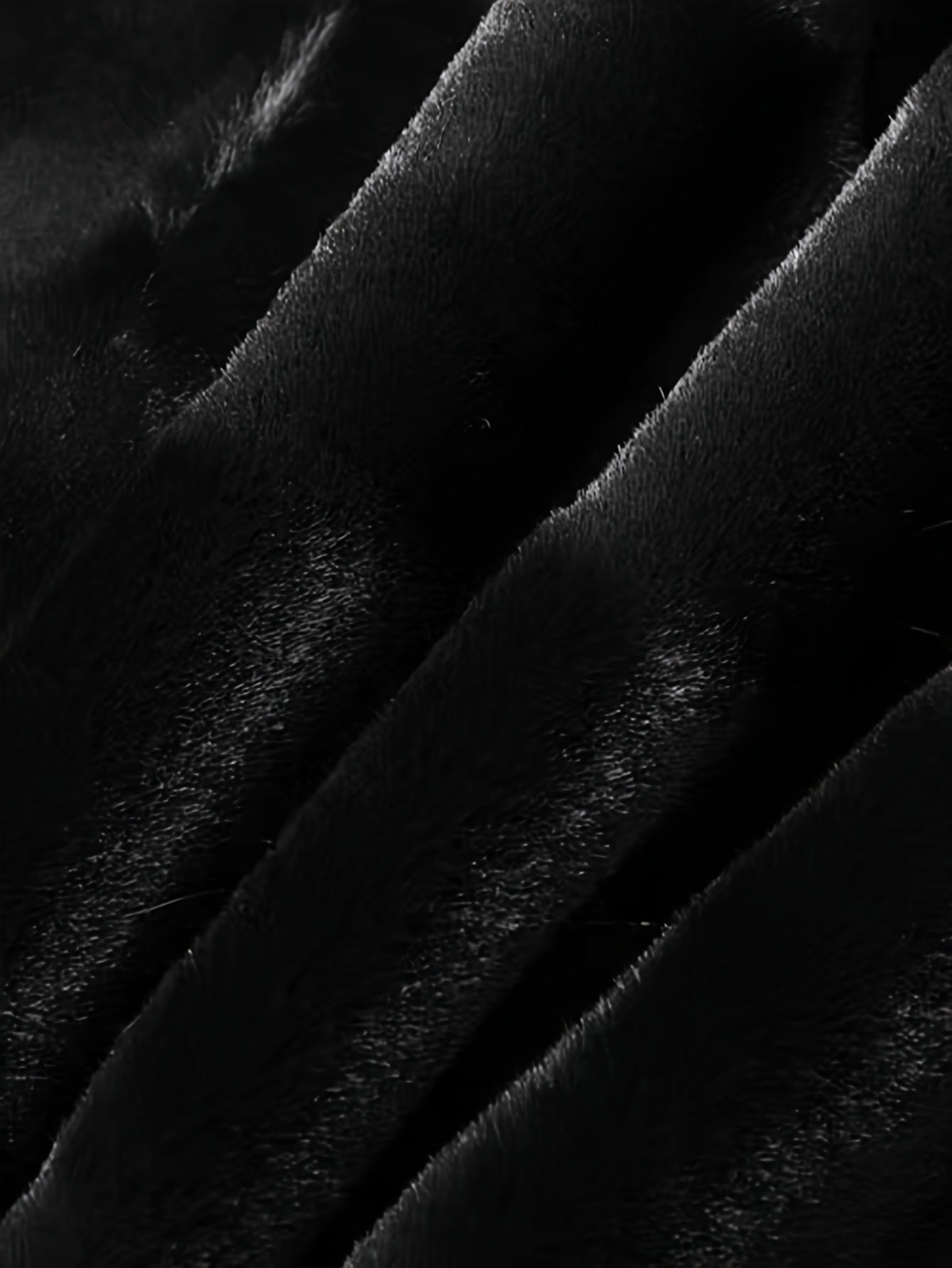 Moxley™ | The Exquisite Noir Elegance